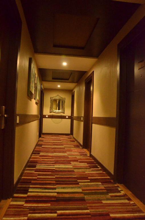 Hotel Down Town Jalandhar Bagian luar foto