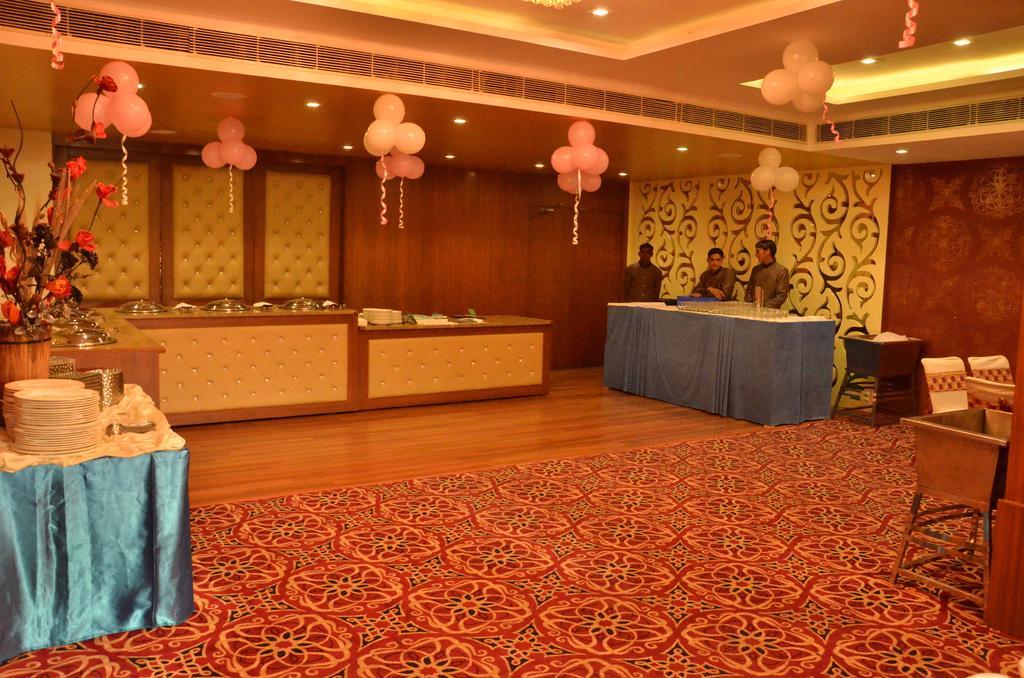Hotel Down Town Jalandhar Bagian luar foto